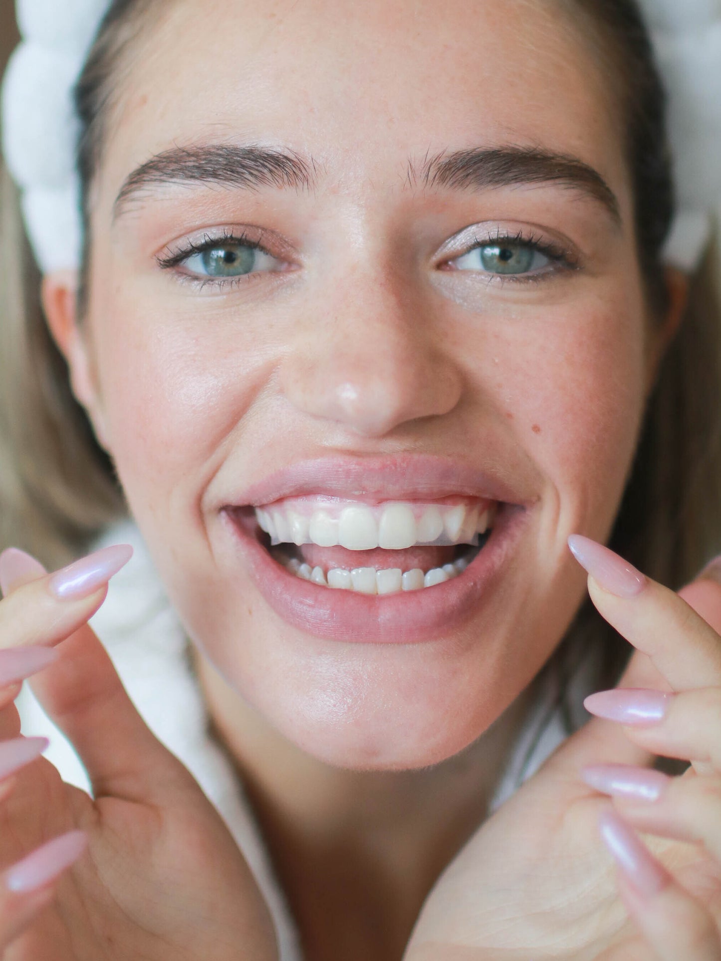Peroxide-Free Dissolving Teeth Whitening Strips
