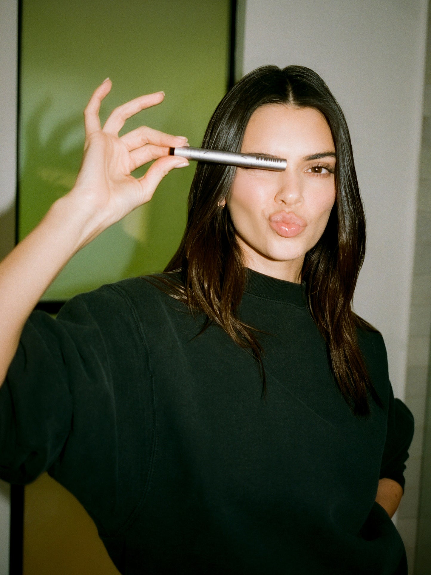 Kendall Jenner Platinum Teeth Whitening Pen
